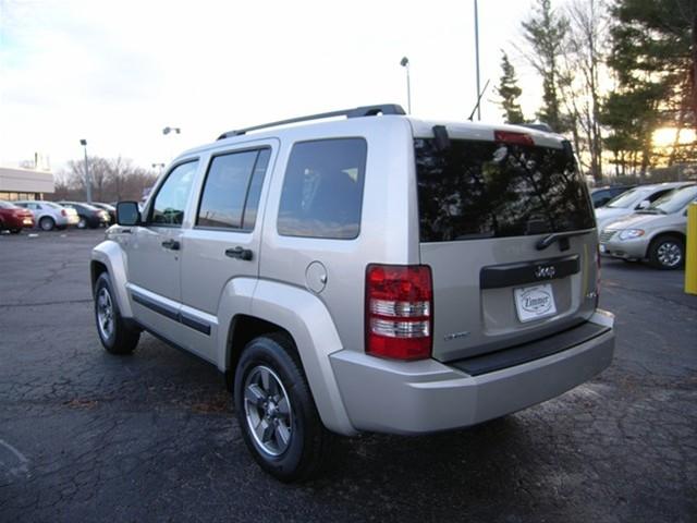 Jeep Liberty 2008 photo 4