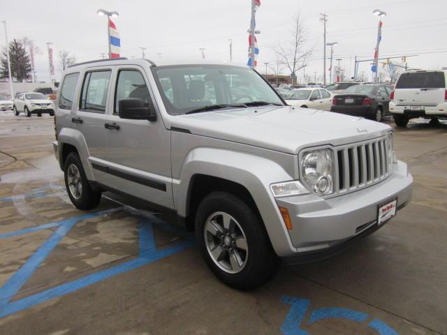 Jeep Liberty 2008 photo 2