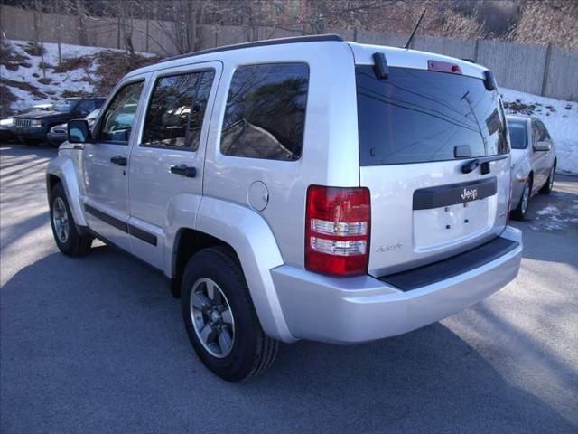 Jeep Liberty 2008 photo 3