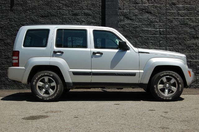 Jeep Liberty 2008 photo 3