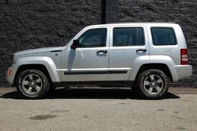 Jeep Liberty 2008 photo 4