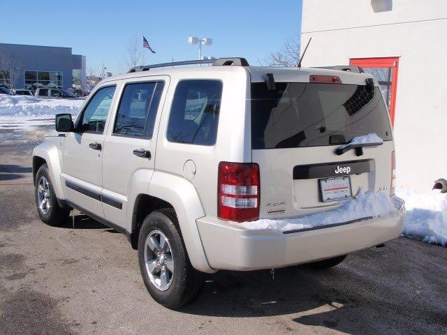 Jeep Liberty 2008 photo 2