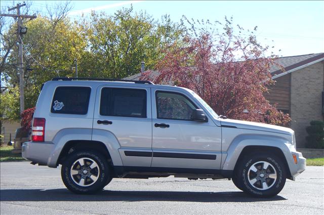 Jeep Liberty 2008 photo 2