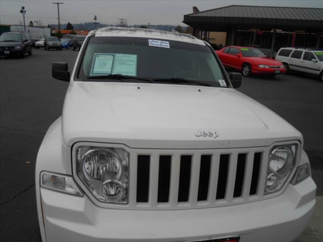 Jeep Liberty 2008 photo 2