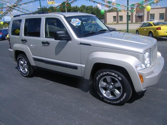 Jeep Liberty 2008 photo 2