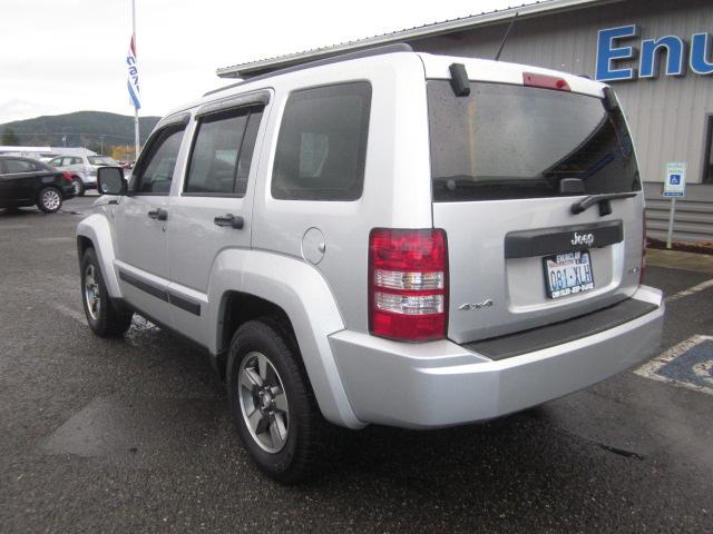 Jeep Liberty 2008 photo 2