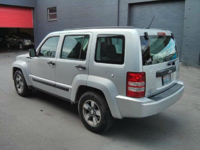 Jeep Liberty 2008 photo 9