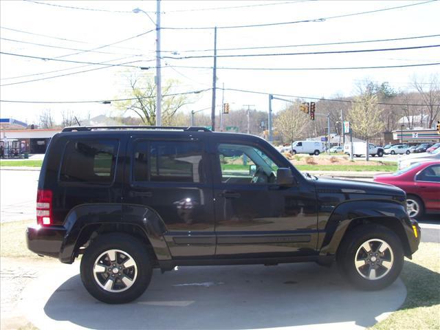 Jeep Liberty 2008 photo 2