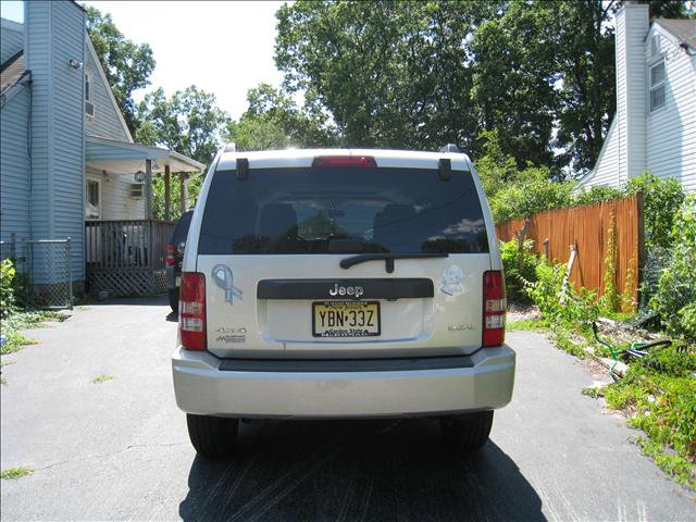 Jeep Liberty 2008 photo 2