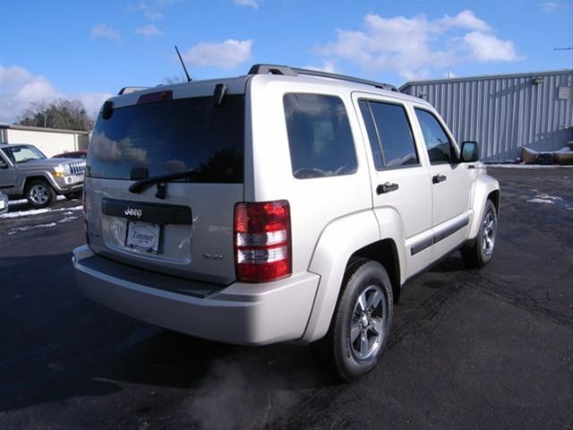 Jeep Liberty 2008 photo 2