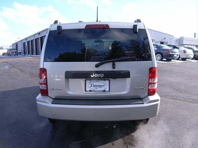 Jeep Liberty 2008 photo 3