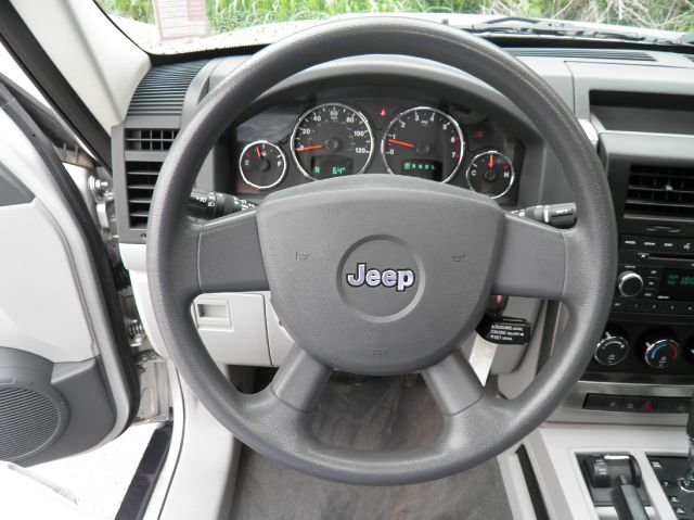 Jeep Liberty 2008 photo 19