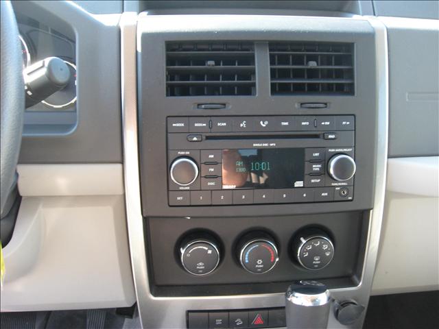 Jeep Liberty 2008 photo 2