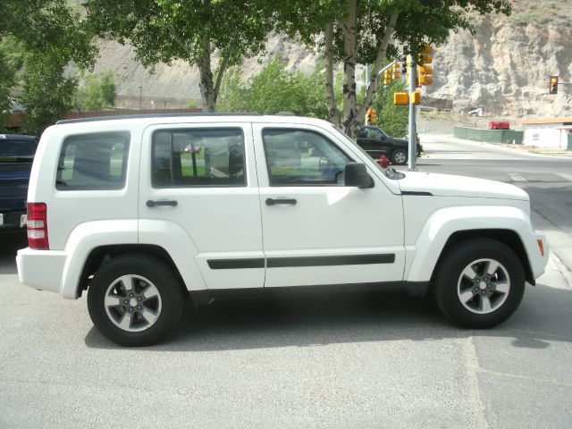 Jeep Liberty 2009 photo 2