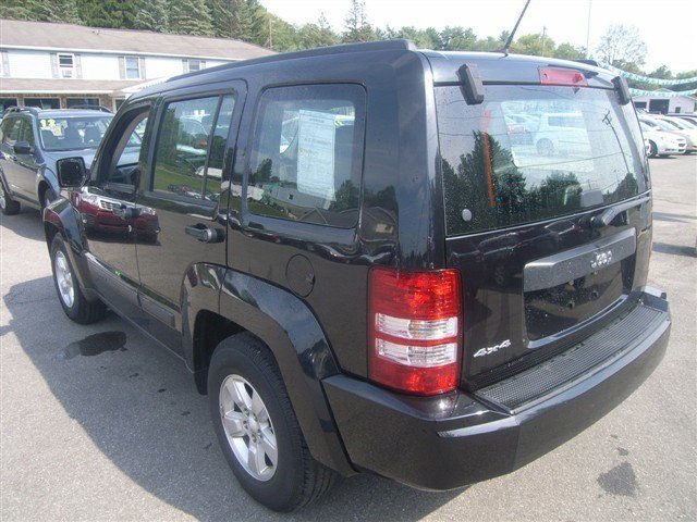 Jeep Liberty 2009 photo 4