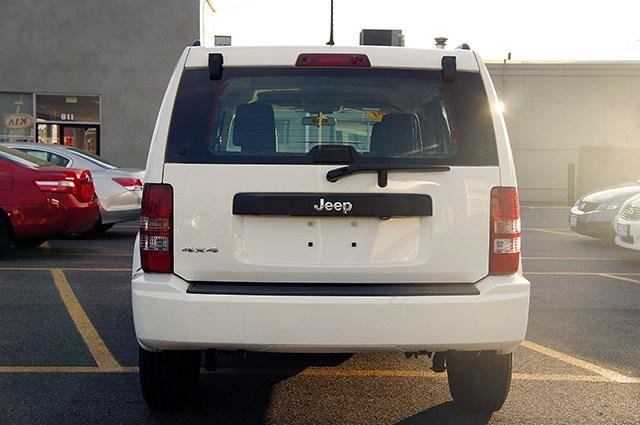 Jeep Liberty 2009 photo 4