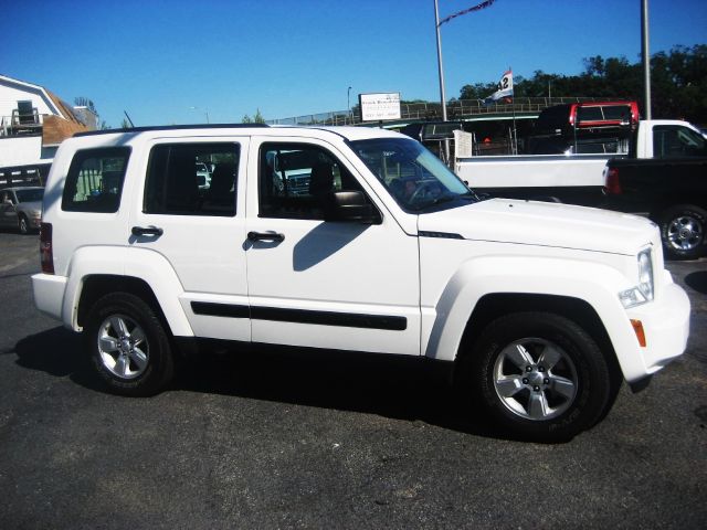 Jeep Liberty 2009 photo 2