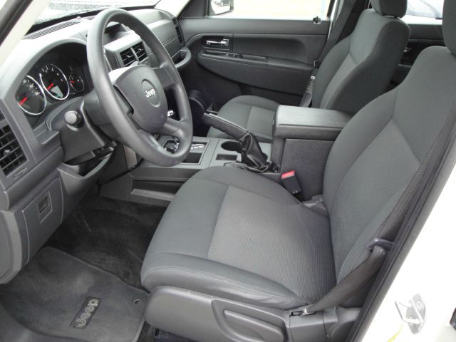 Jeep Liberty 2009 photo 10