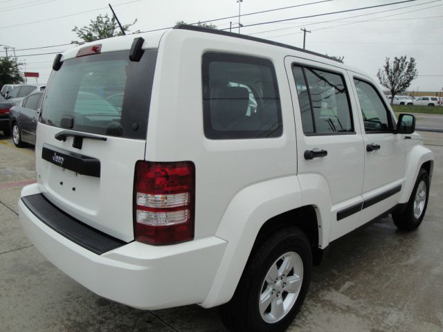 Jeep Liberty 2009 photo 22