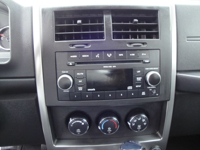 Jeep Liberty 2009 photo 23