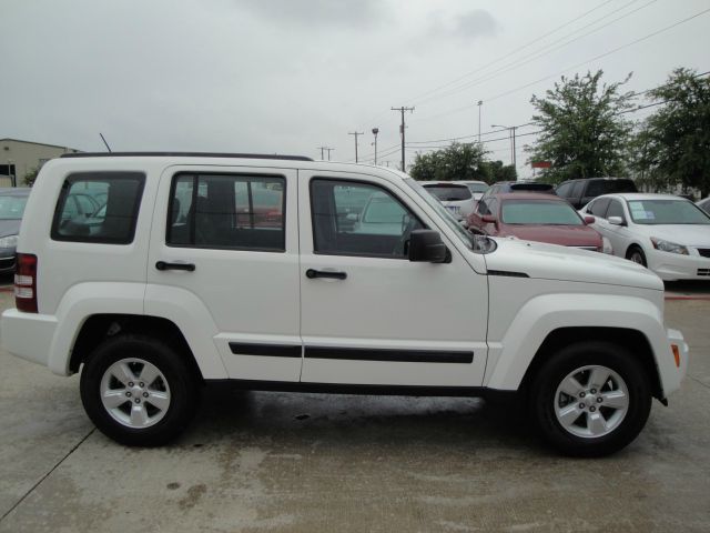 Jeep Liberty 2009 photo 9