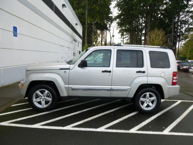 Jeep Liberty 2009 photo 2