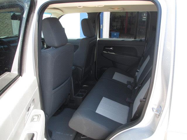 Jeep Liberty 2009 photo 2