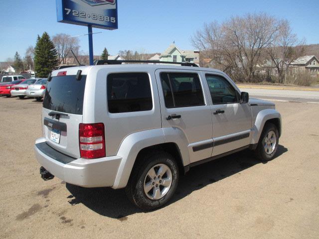 Jeep Liberty 2009 photo 8