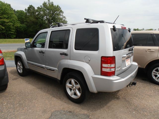 Jeep Liberty 2009 photo 2