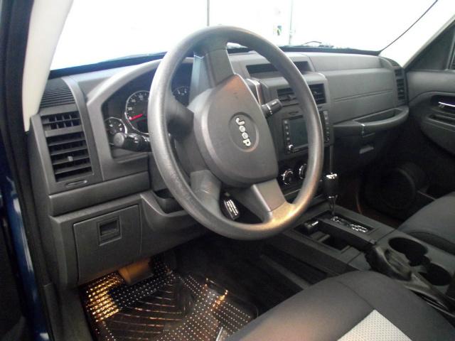 Jeep Liberty 2009 photo 3