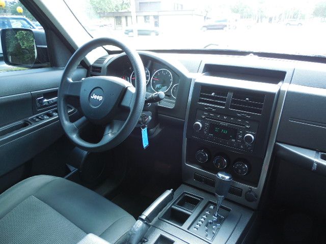 Jeep Liberty 2009 photo 5