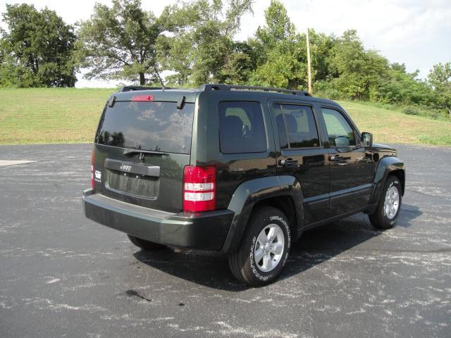 Jeep Liberty 2010 photo 3