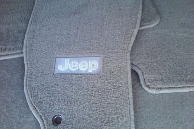 Jeep Liberty 2010 photo 12