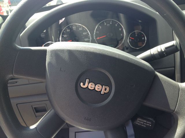 Jeep Liberty 2010 photo 2