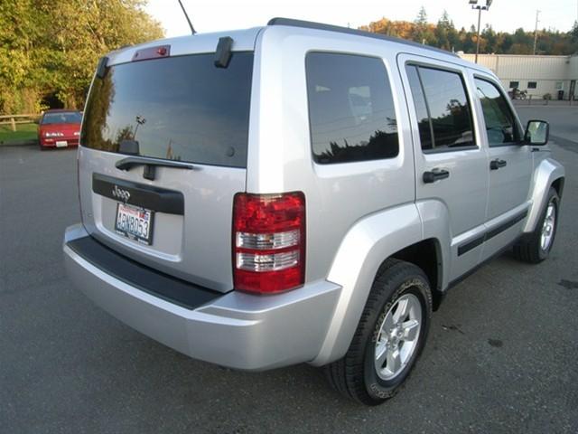 Jeep Liberty 2010 photo 3