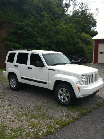 Jeep Liberty 2010 photo 1