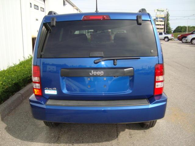 Jeep Liberty 2010 photo 3