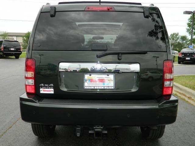 Jeep Liberty 2010 photo 1