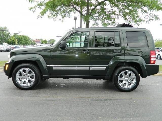 Jeep Liberty 2010 photo 4