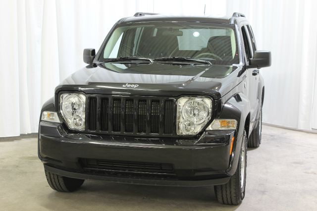 Jeep Liberty 2010 photo 2