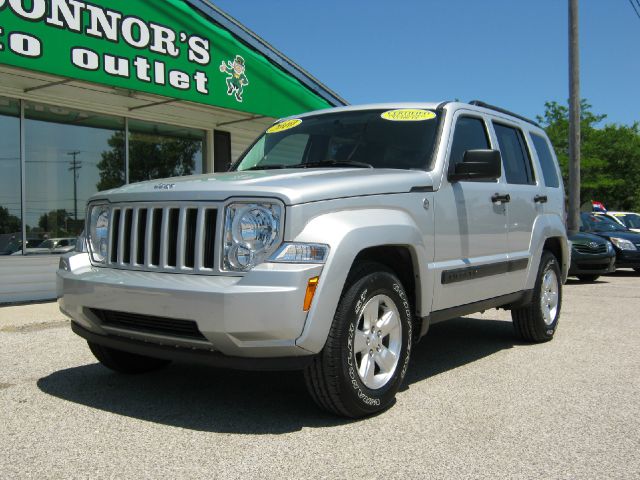 Jeep Liberty 2010 photo 2