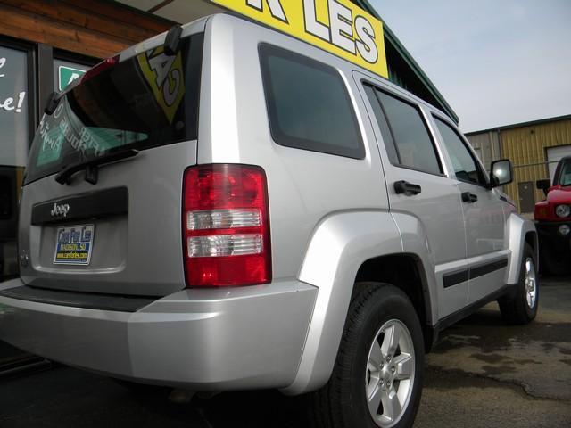 Jeep Liberty 2010 photo 1