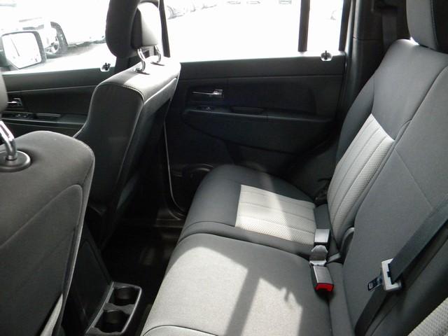 Jeep Liberty 2010 photo 2