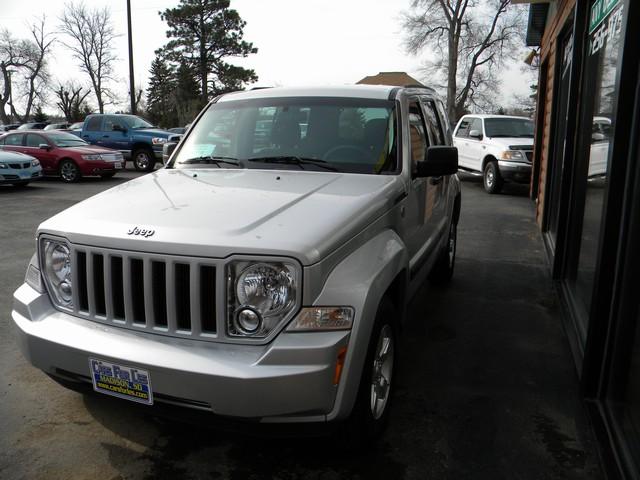 Jeep Liberty 2010 photo 4