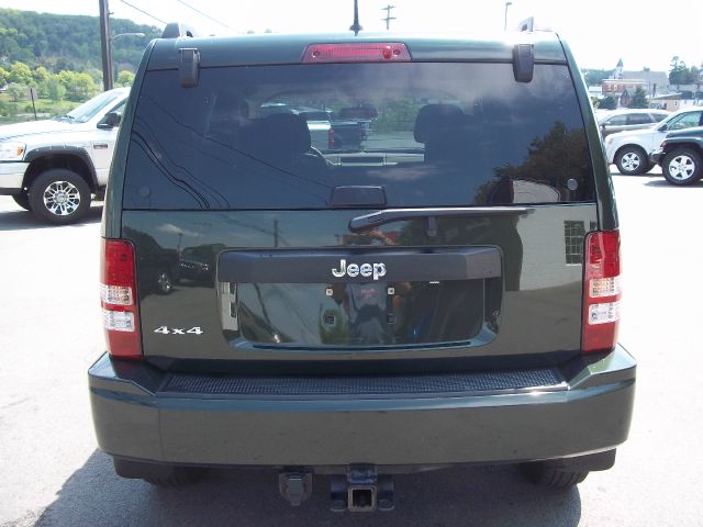 Jeep Liberty 2010 photo 15