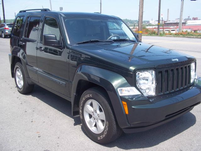 Jeep Liberty 2010 photo 16