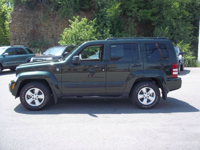 Jeep Liberty 2010 photo 6