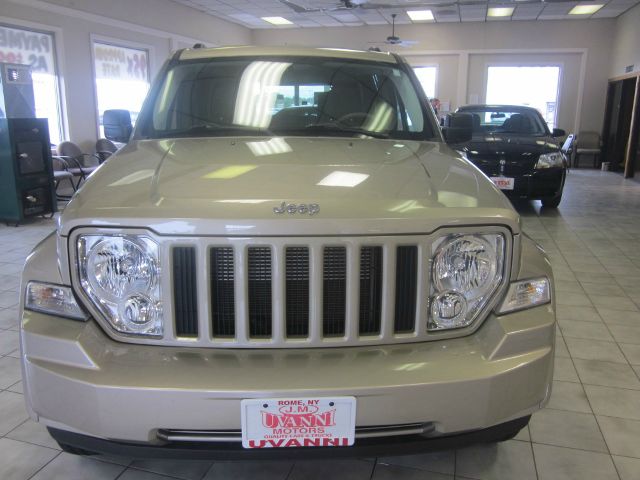 Jeep Liberty 2010 photo 1