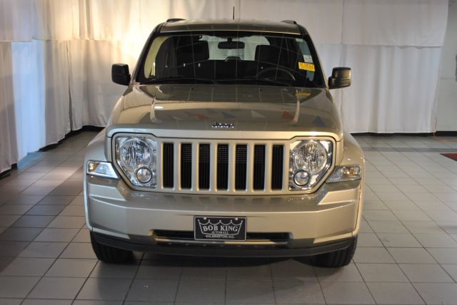 Jeep Liberty 2010 photo 1