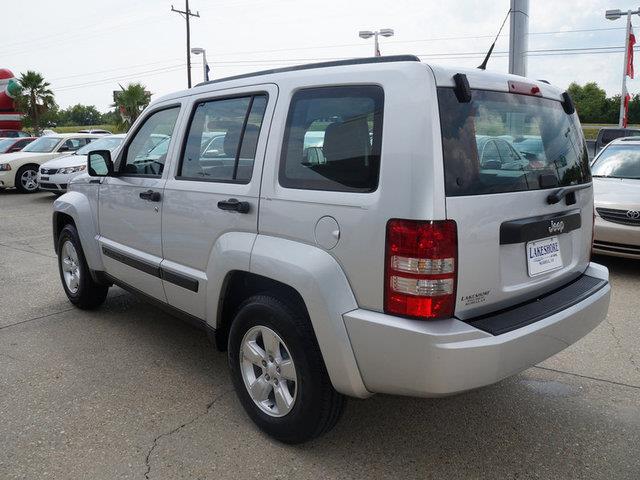 Jeep Liberty 2011 photo 1